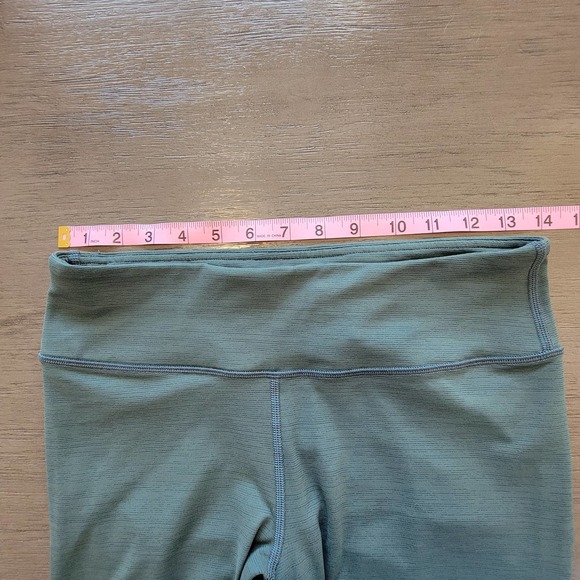 Outdoor Voices x Peloton Capri Leggings in Green Size Medium - Picture 5 of 8